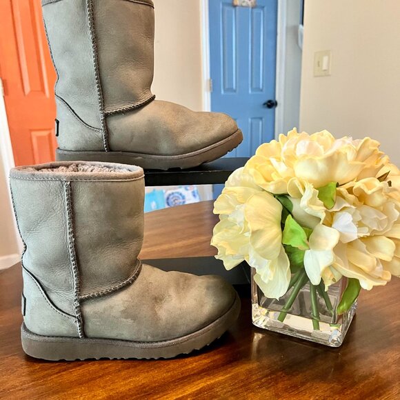 Toddler/Girls/Kids Grey UGG Australia Short Boots Size 1 Retail $130 - Picture 2 of 7